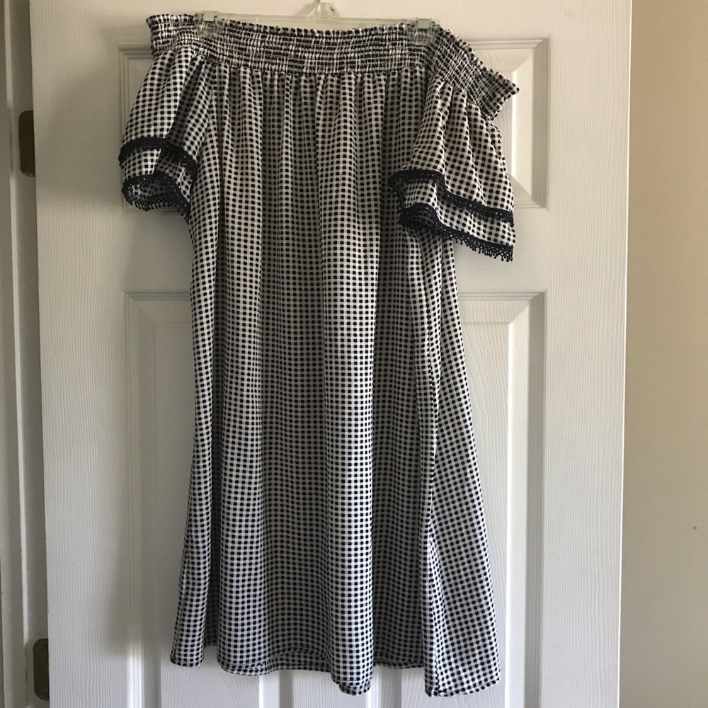 Off-the-shoulder gingham dress